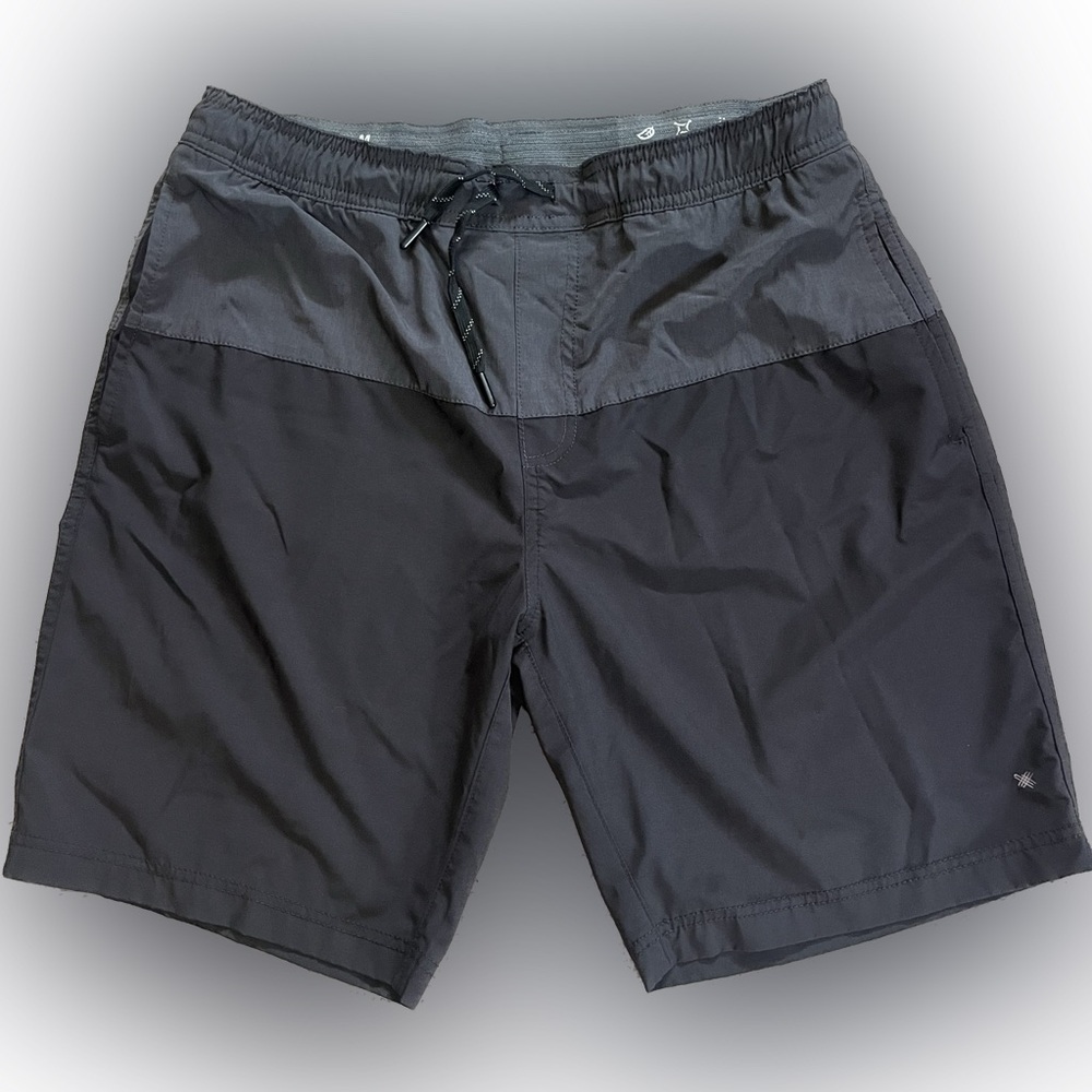 Kenneth Cole Performance Shorts black/grey color block drawstring waist Medium